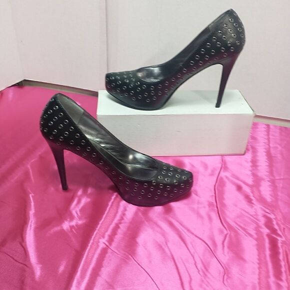 Colin Stuart Women Black Heels 8.5. Condition is Pre-owned.  - Picture 3 of 13